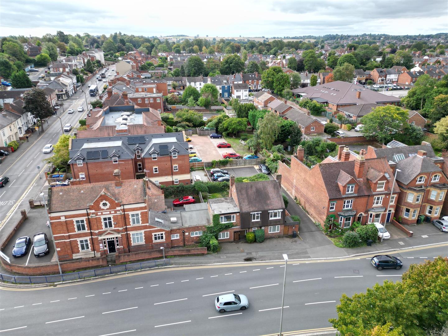 3 bed property in Greenfield Avenue, Stourbridge